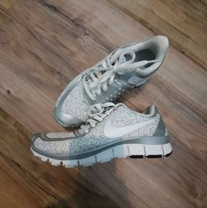 women nike free